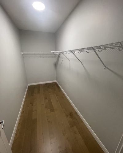 empty wire closet walk-in