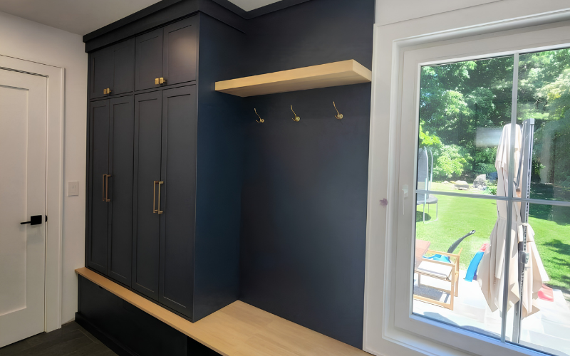 Blue-custom-mudroom-800x500
