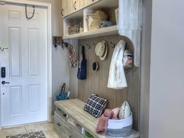 entryway mudroom